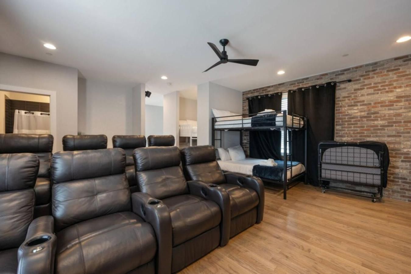 Luxe Rooftop Lounge With Views And Games Holiday home *