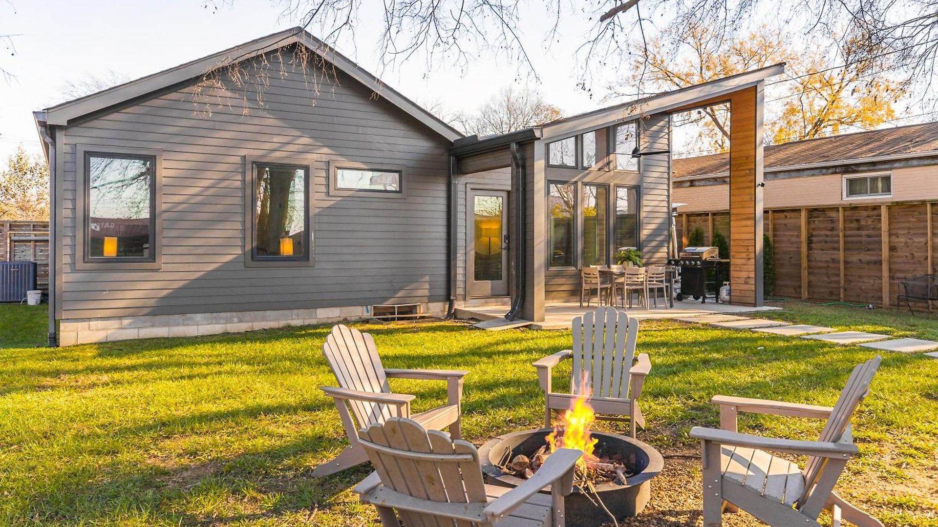 Walk To Restaurants Outdoor Patio With Grill And Fit Pit 1 Mile To Stadium And Downtown Holiday home Nashville