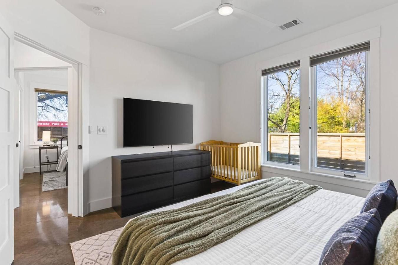 Walk To Restaurants Outdoor Patio With Grill And Fit Pit 1 Mile To Stadium And Downtown Nashville