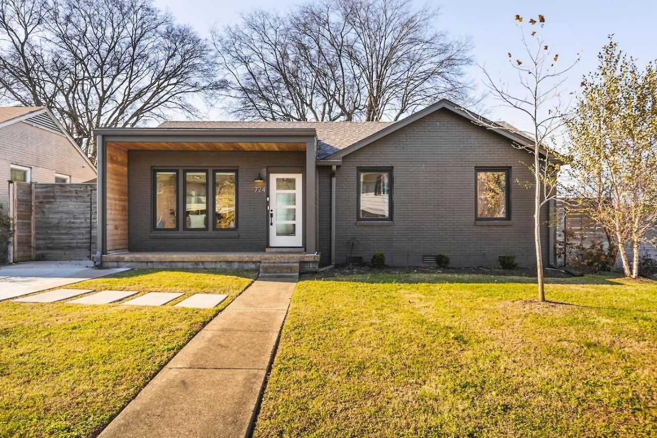 Holiday home Walk To Restaurants Outdoor Patio With Grill And Fit Pit 1 Mile To Stadium And Downtown Nashville