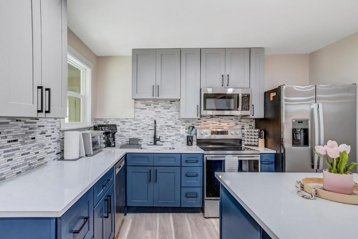 Adorable, Cozy, Private 1bed1bath, Fenced Yard, Sunroom, Deck *