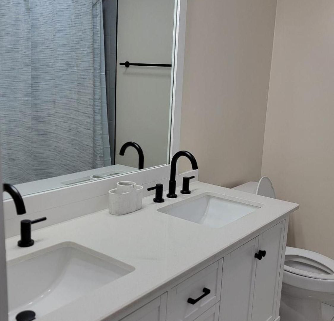 Holiday home Adorable, Cozy, Private 1bed1bath, Fenced Yard, Sunroom, Deck