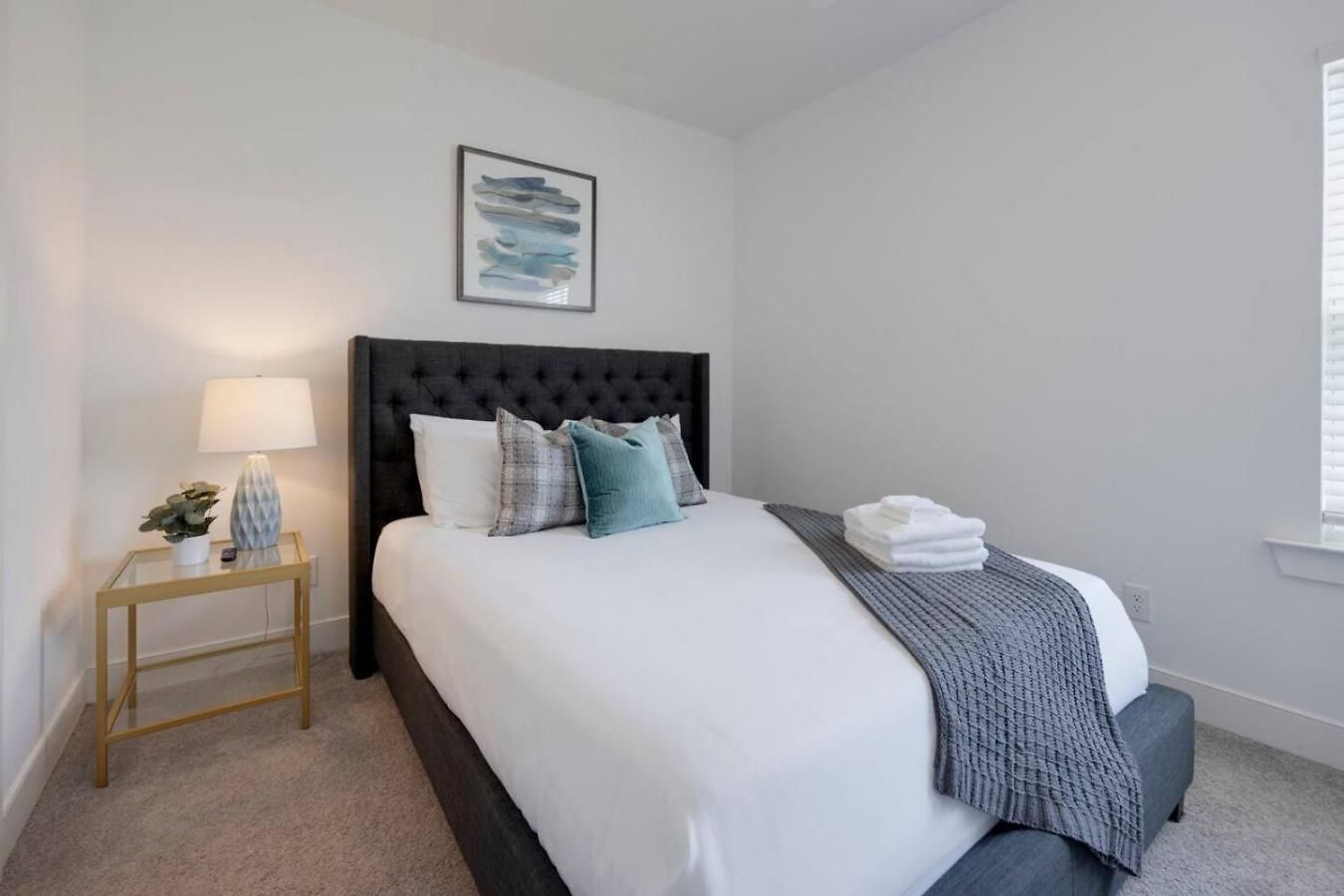 Holiday home Beautiful Townhomes 2 Units With Outdoor Patios