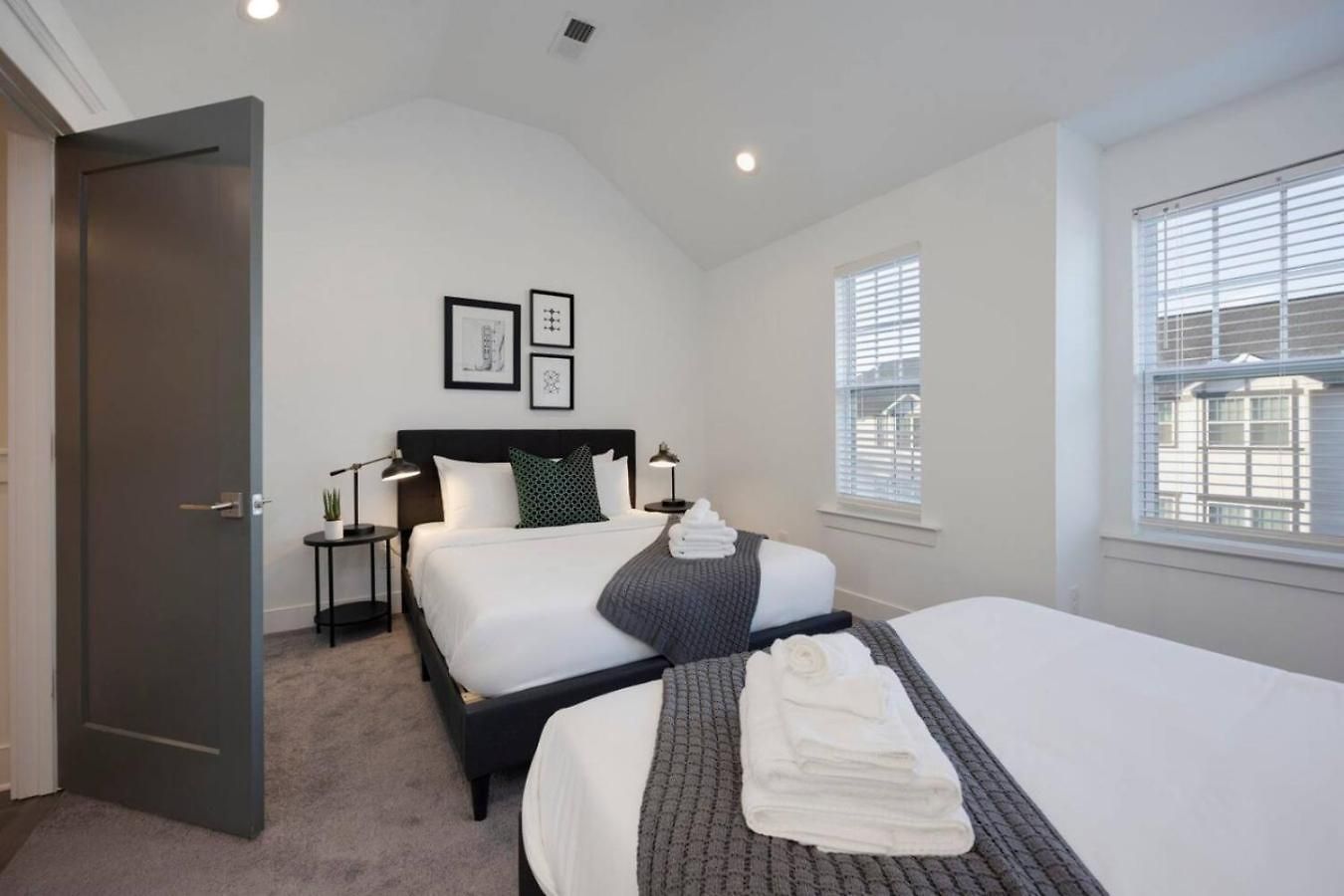 Holiday home Beautiful Townhomes 2 Units With Outdoor Patios Nashville