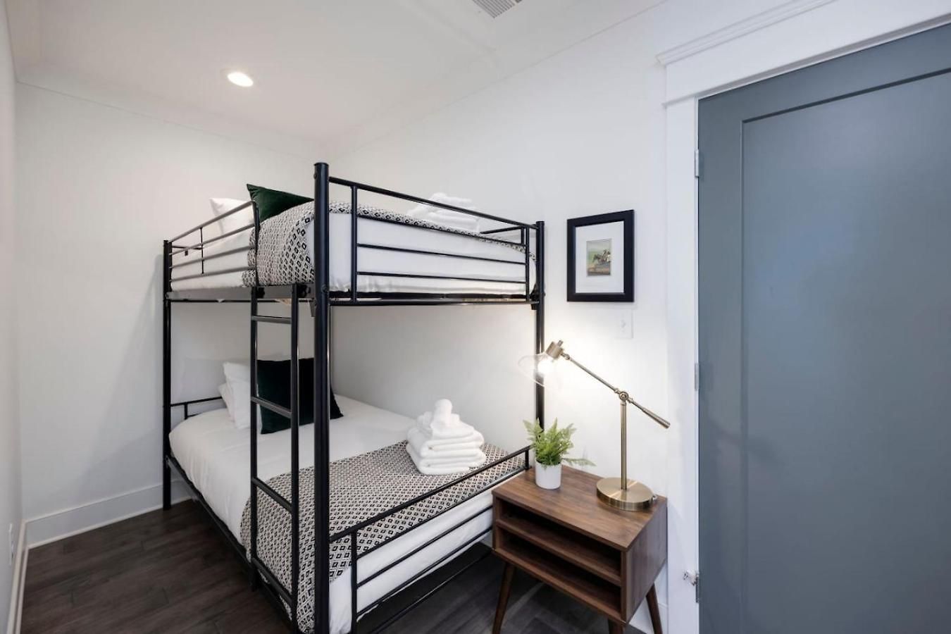 Holiday home Beautiful Townhomes 2 Units With Outdoor Patios