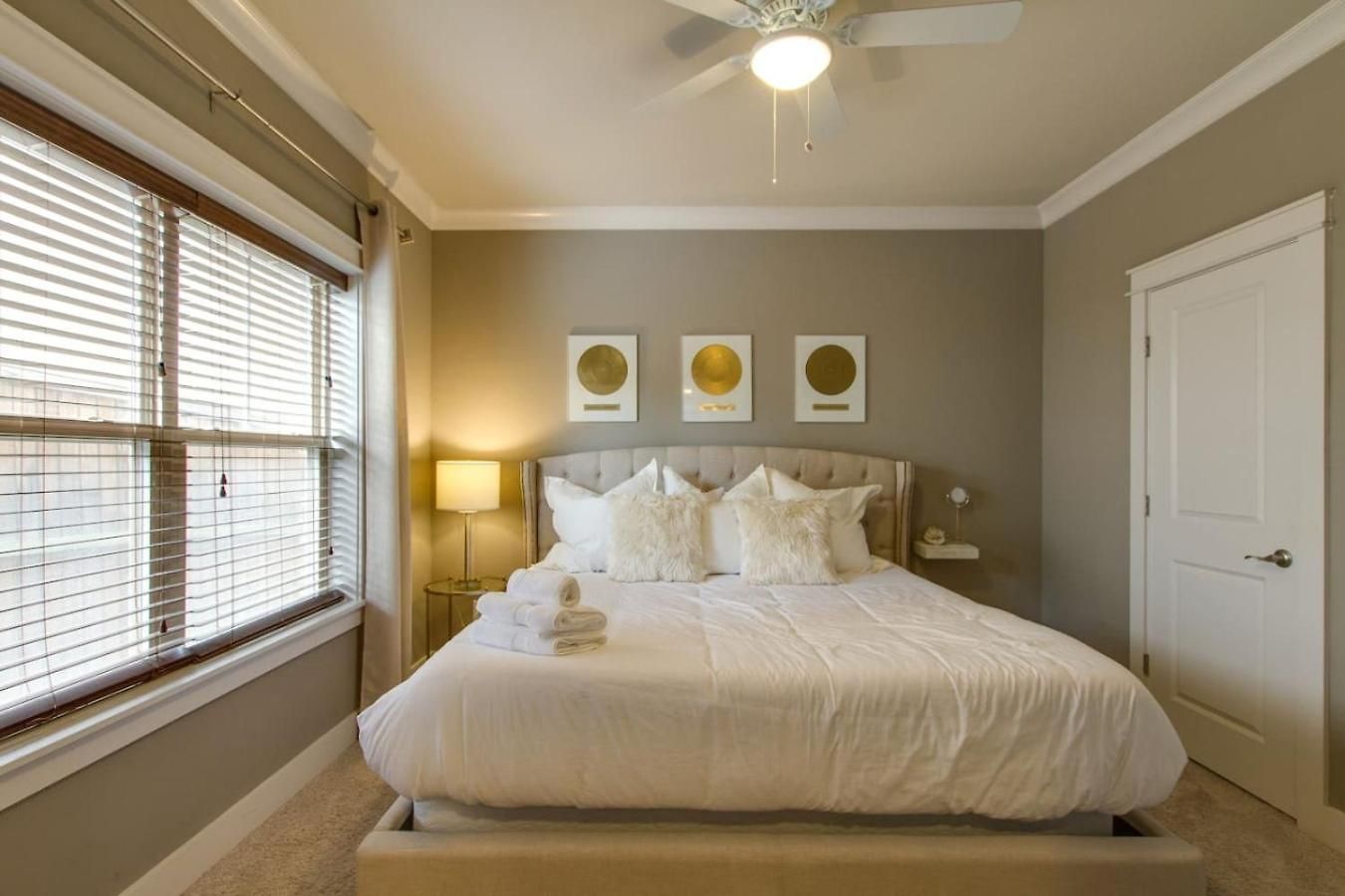 Holiday home Downtown Dream Extra Bedding Minutes To Broadway *