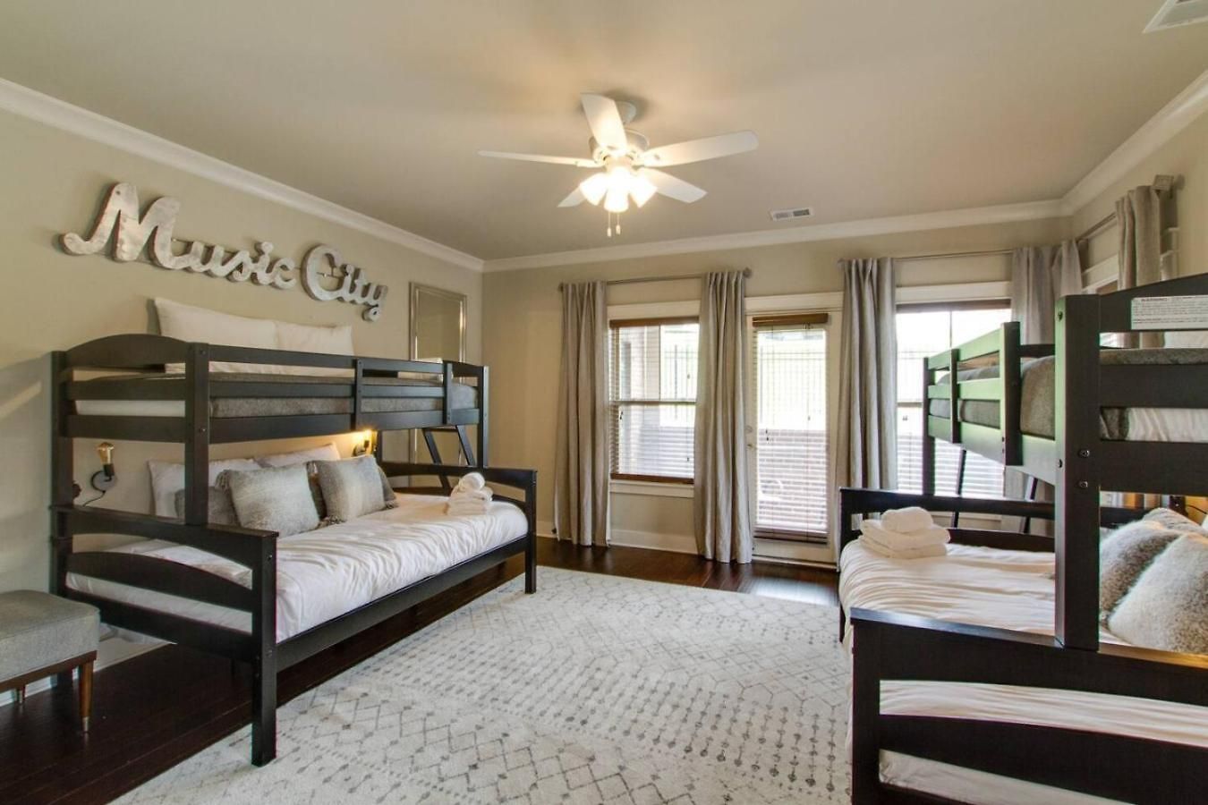 Downtown Dream Extra Bedding Minutes To Broadway Nashville