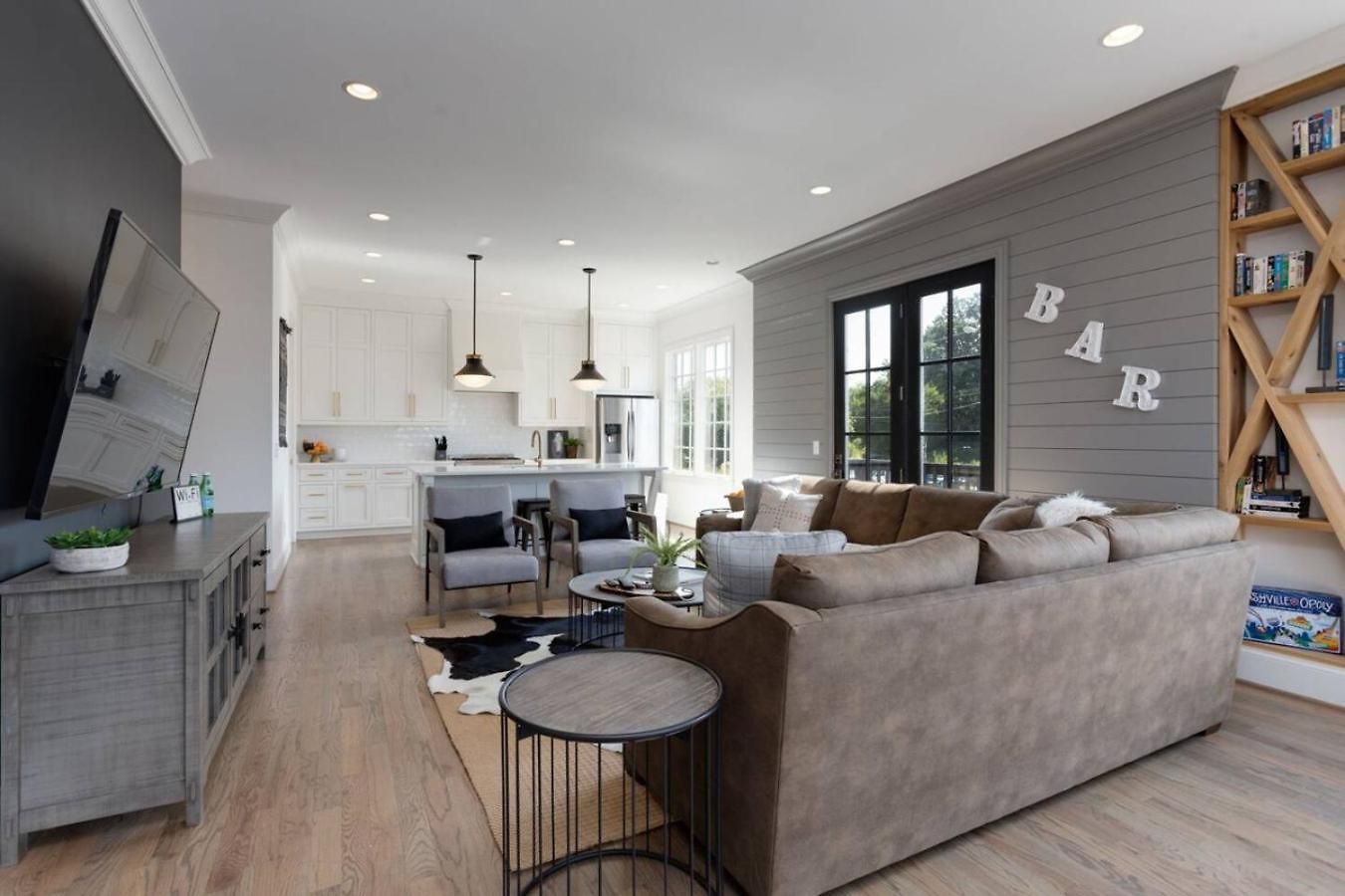 Downtown Luxury Large Townhome Lots Of Beds