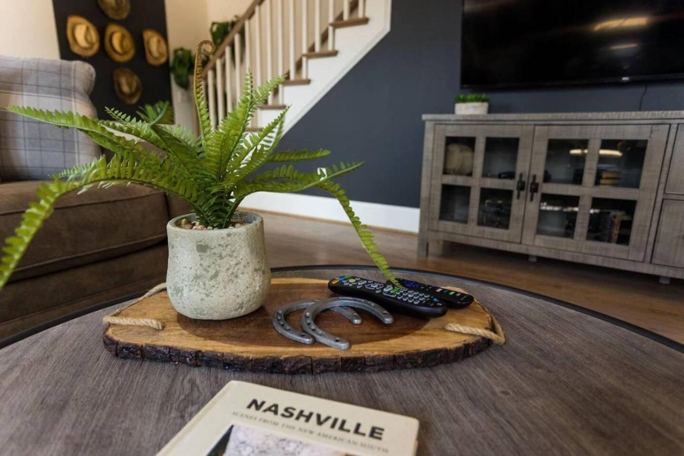 Downtown Luxury Large Townhome Lots Of Beds Holiday home Nashville