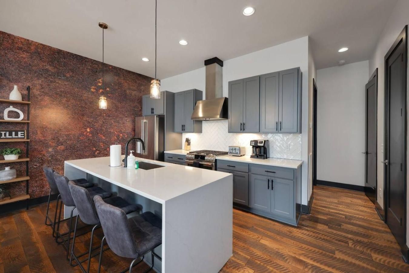 Two Townhomes Blue Dreams And Rustic Elegance Holiday home Nashville