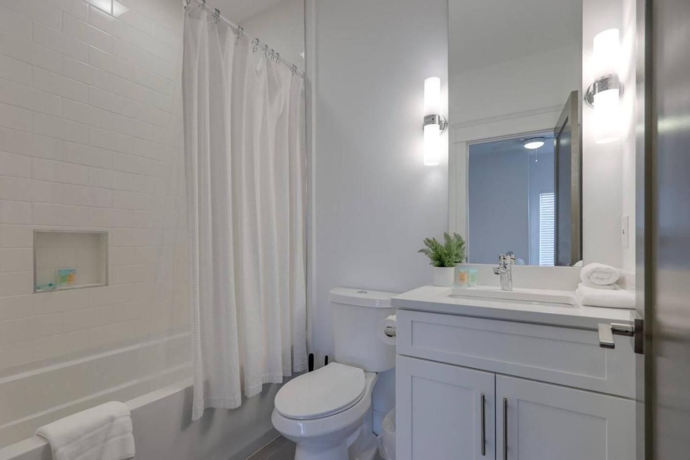 Holiday home Two Elegant Townhomes Perfect For Large Groups Nashville