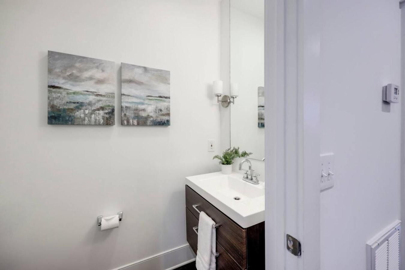 Two Elegant Townhomes Perfect For Large Groups Holiday home