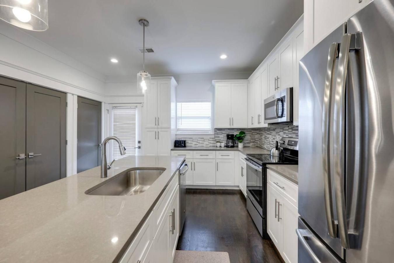 Holiday home Two Elegant Townhomes Perfect For Large Groups *