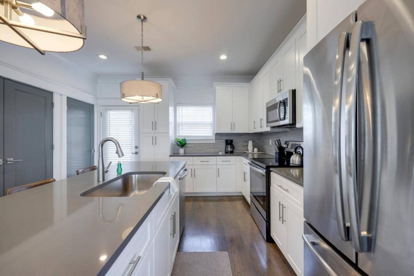 Two Elegant Townhomes Perfect For Large Groups *