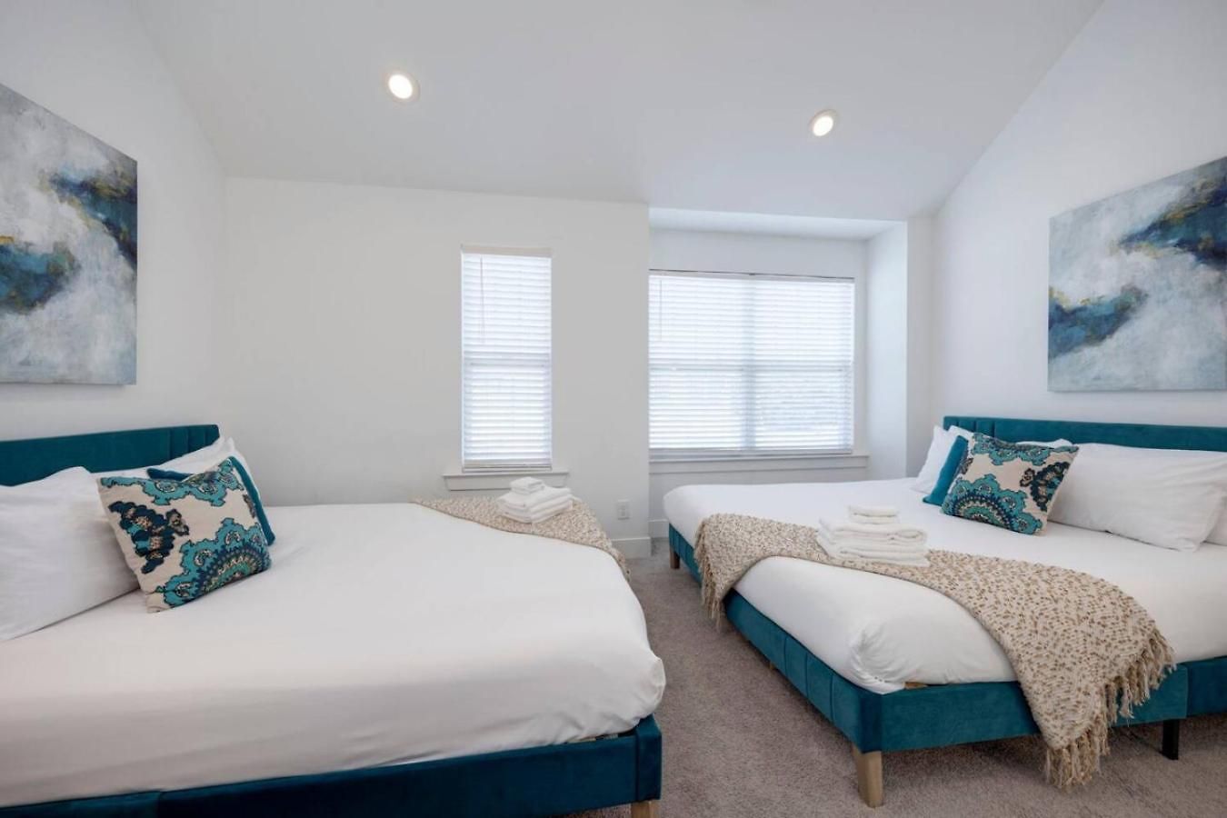 Holiday home Two Gorgeous Homes Twenty Guests Amazing Location