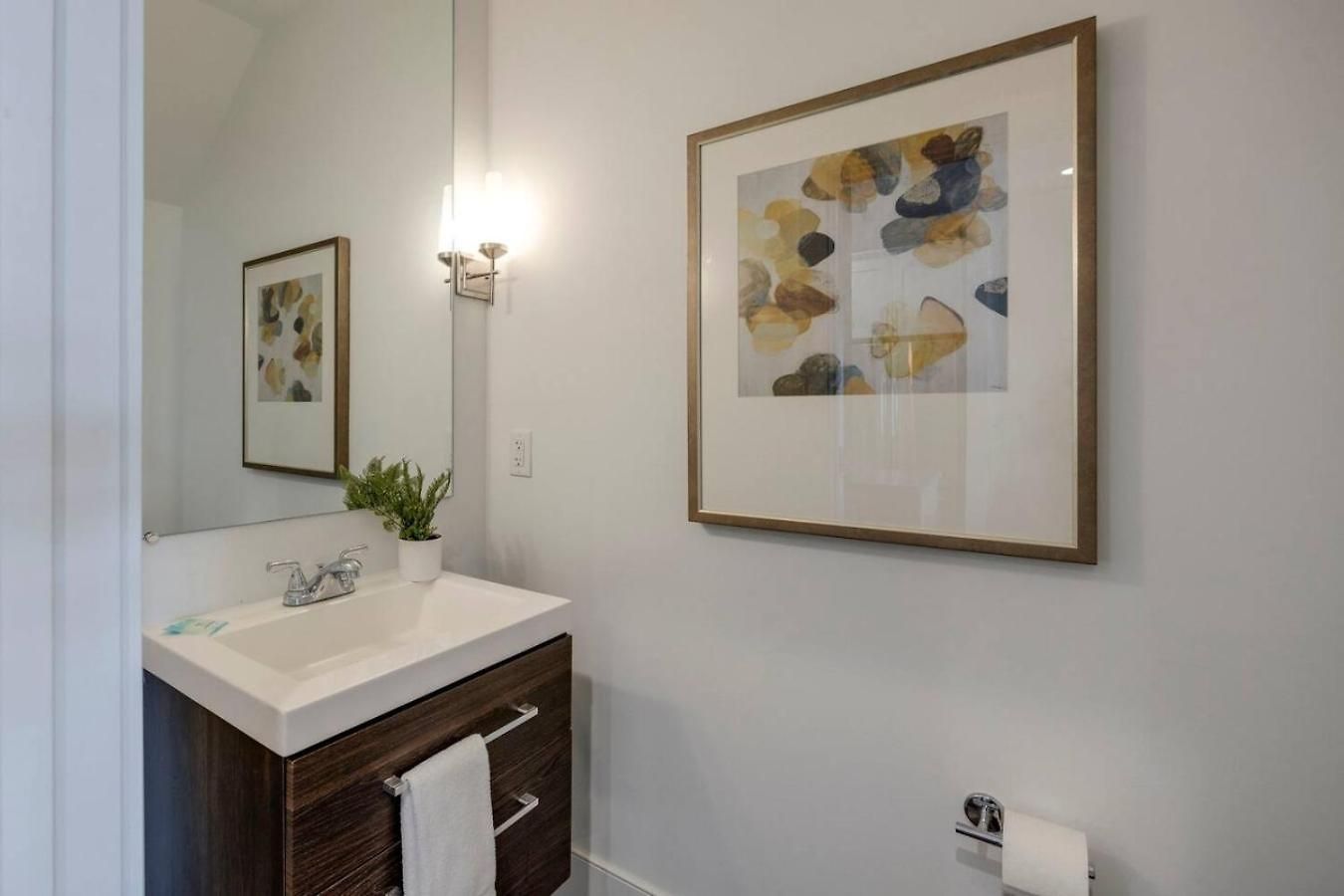 Two Gorgeous Homes Twenty Guests Amazing Location