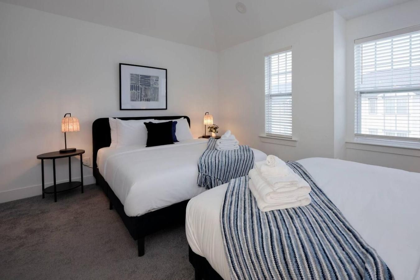 Two Gorgeous Homes Twenty Guests Amazing Location Holiday home
