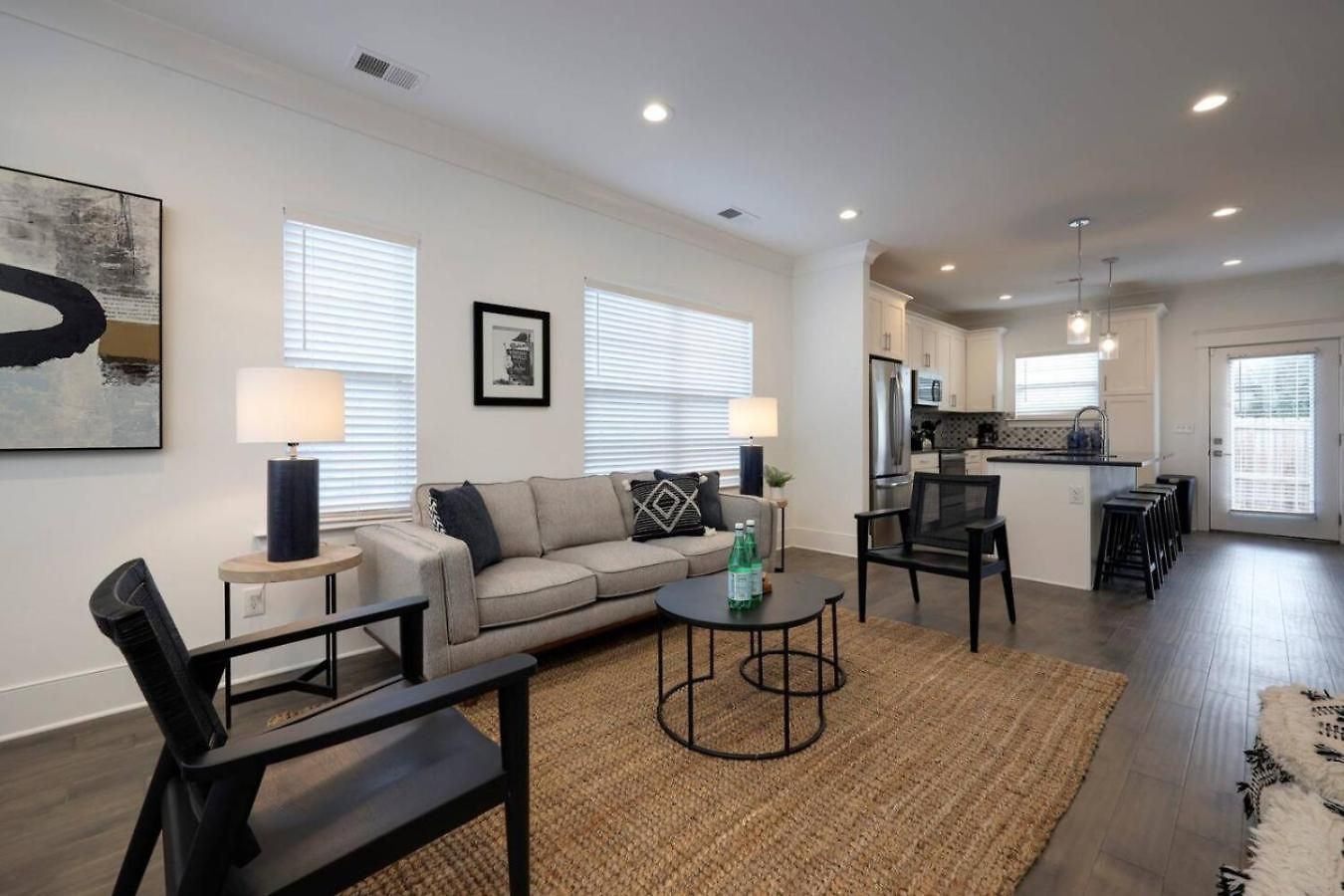 Two Gorgeous Homes Twenty Guests Amazing Location *