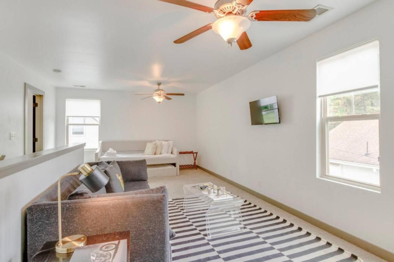 Dreamer - Mins To Downtown - 3br 2.5bath Holiday home