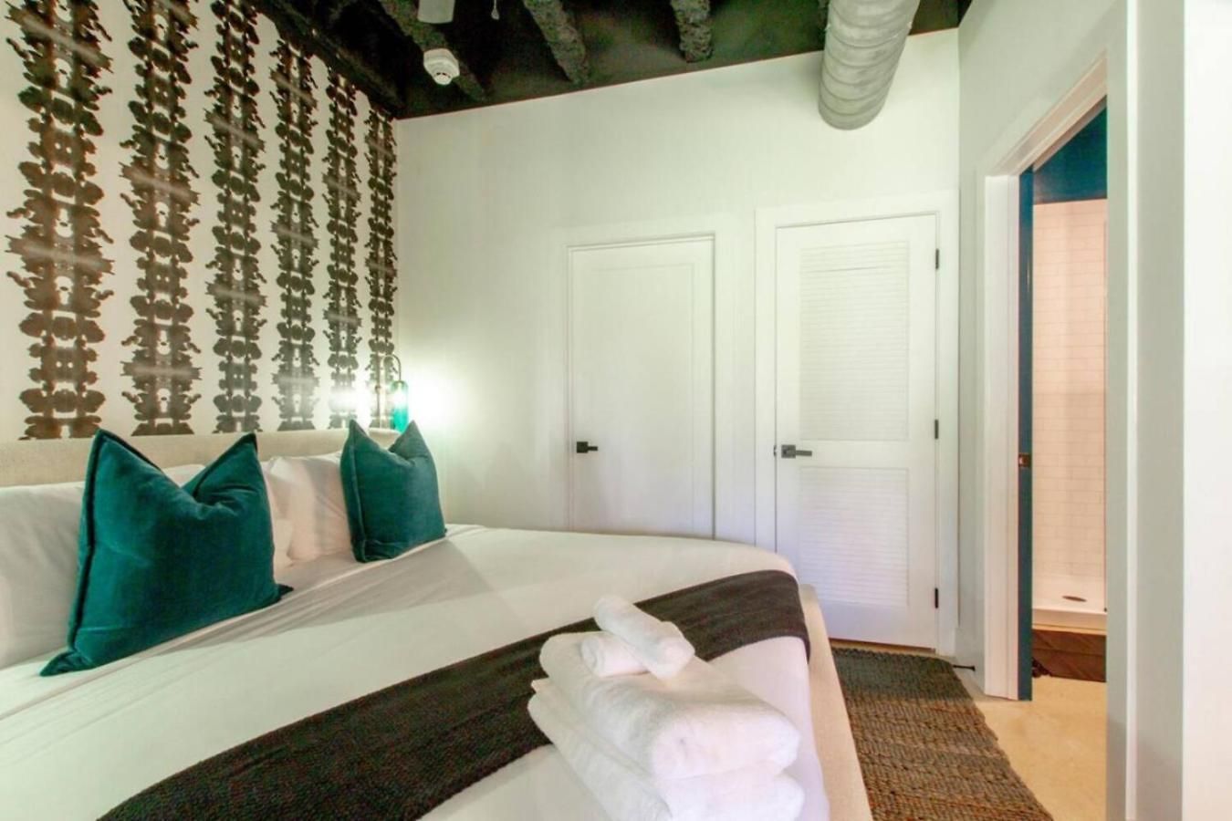 Vibrant Retreat - South *