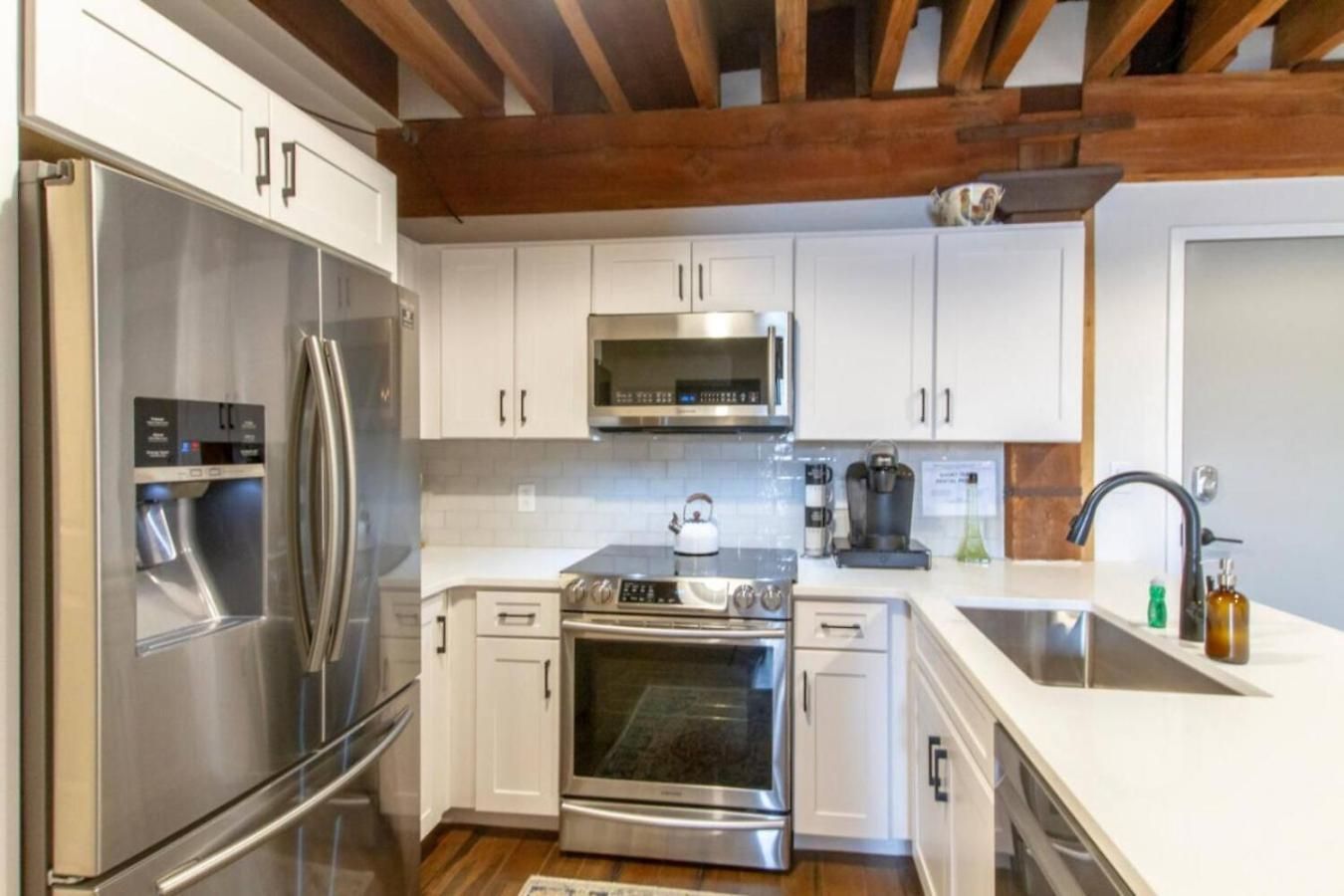 Apartment Stylish With Urban Charm