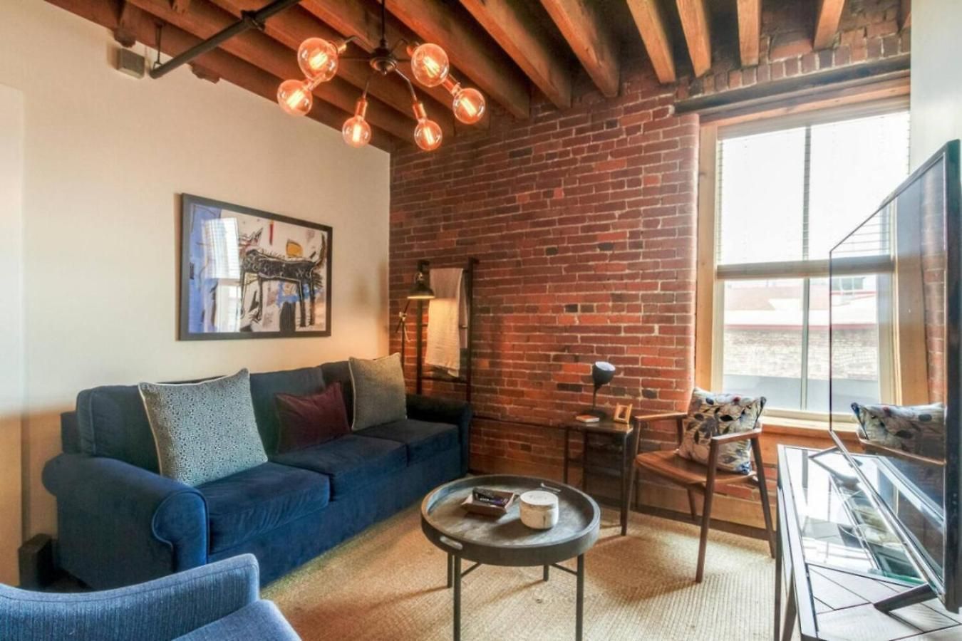 Stylish With Urban Charm *