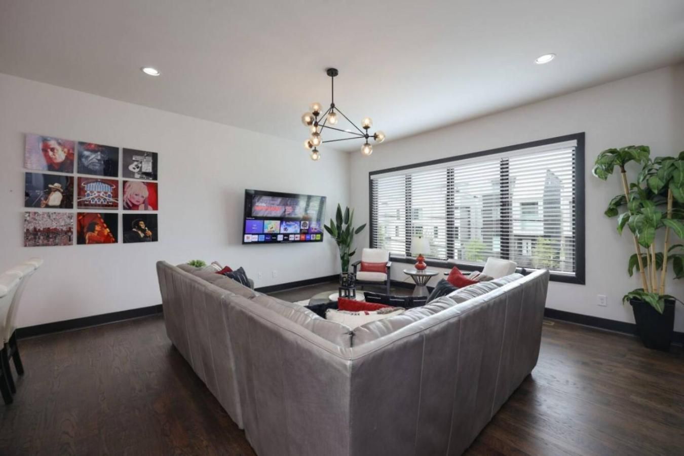 Urban Elegance Rooftop Lounge With Hot Tub Holiday home *