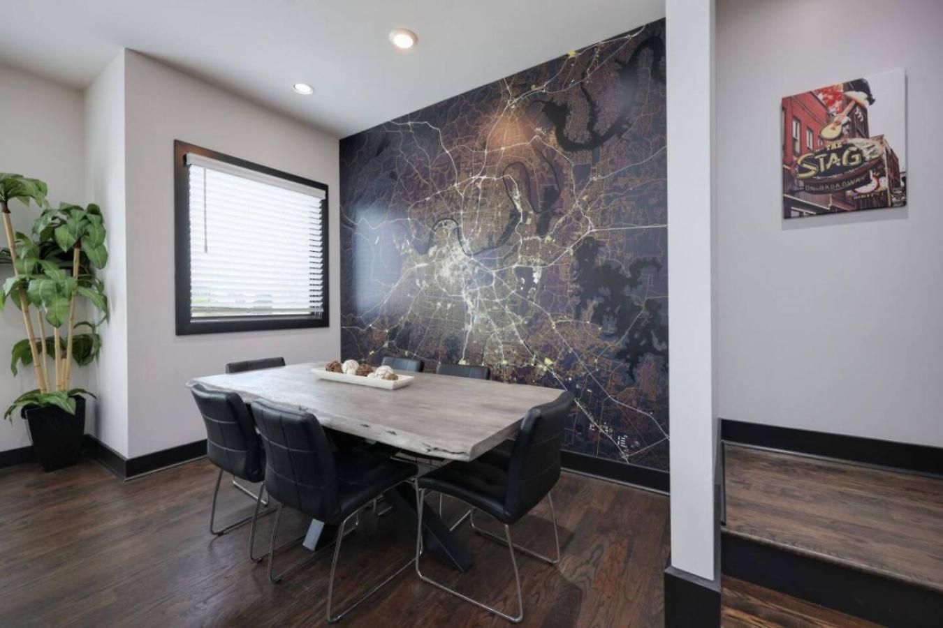 Urban Elegance Rooftop Lounge With Hot Tub Holiday home *