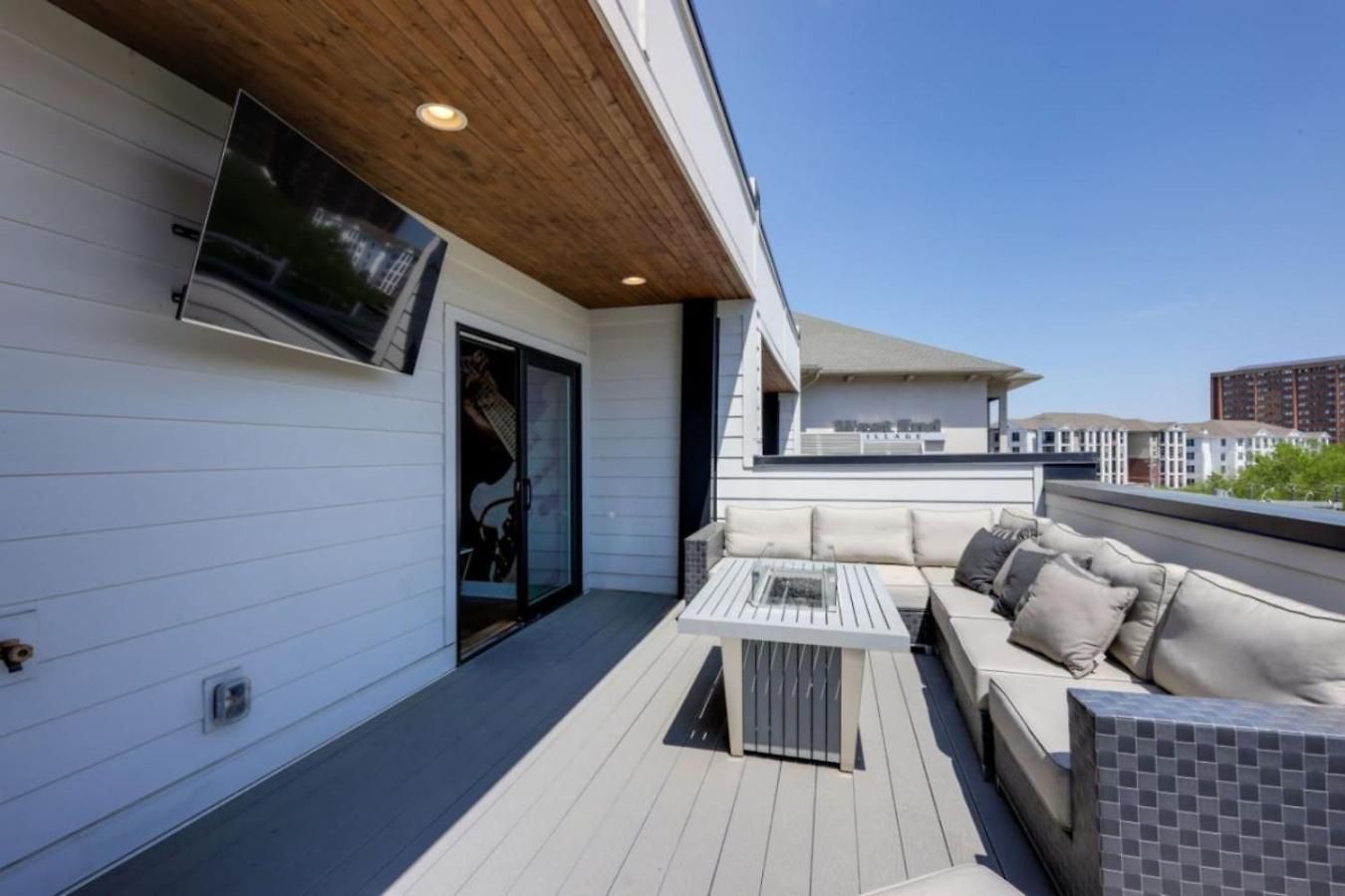Holiday home Urban Escape Rooftop Lounge With Skyline Views