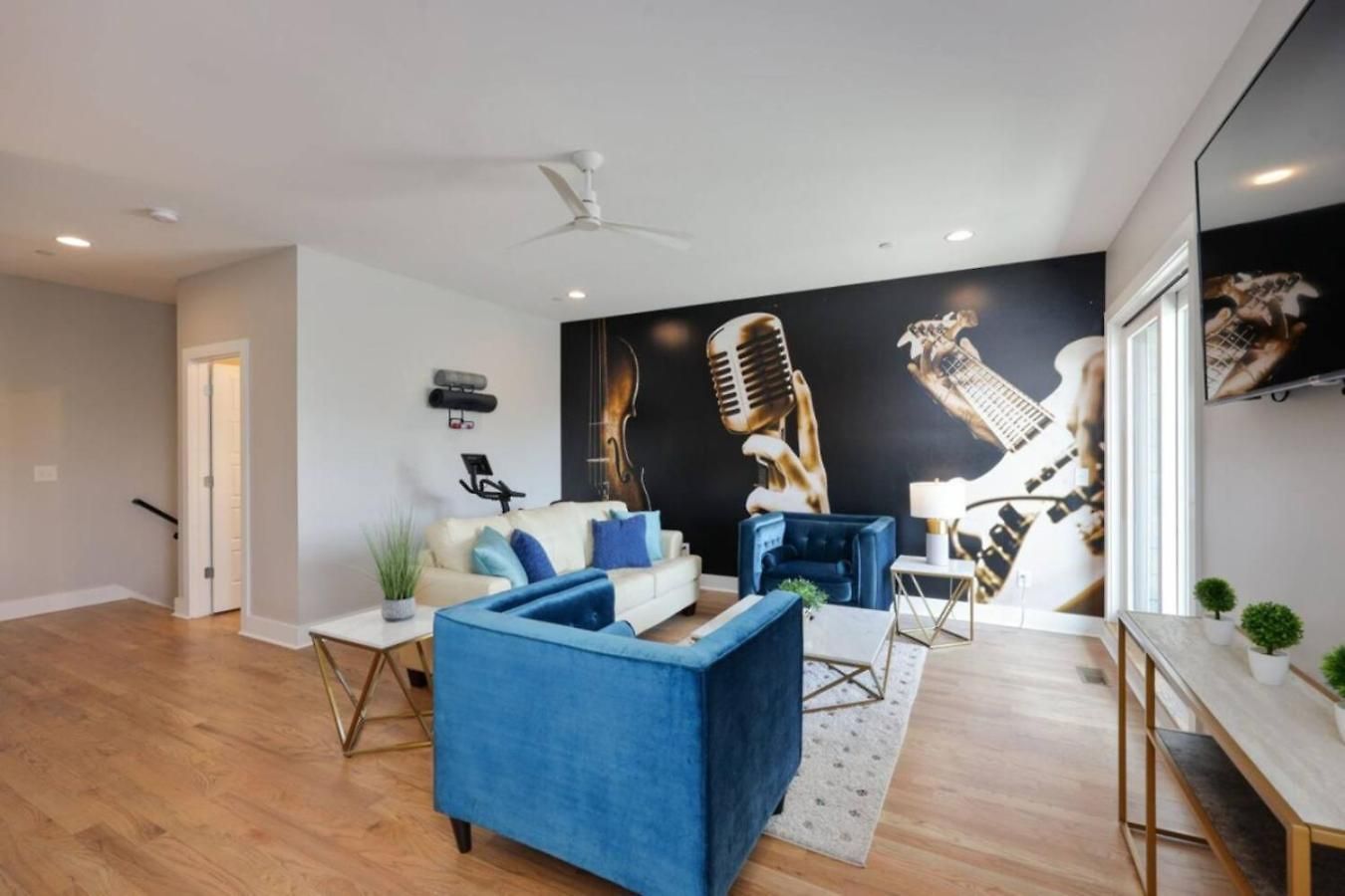 Holiday home Urban Escape Rooftop Lounge With Skyline Views *