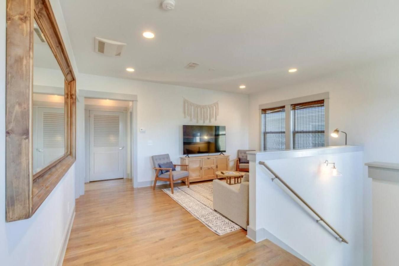 Cleveland Park Charmer- Full Kitchen- Private Yard