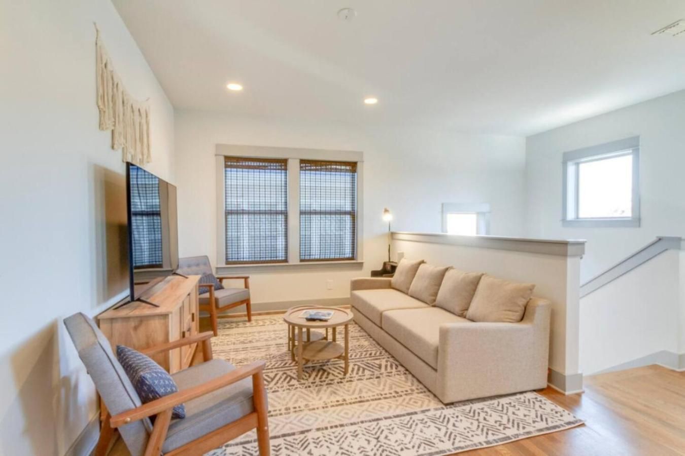 Cleveland Park Charmer- Full Kitchen- Private Yard Holiday home