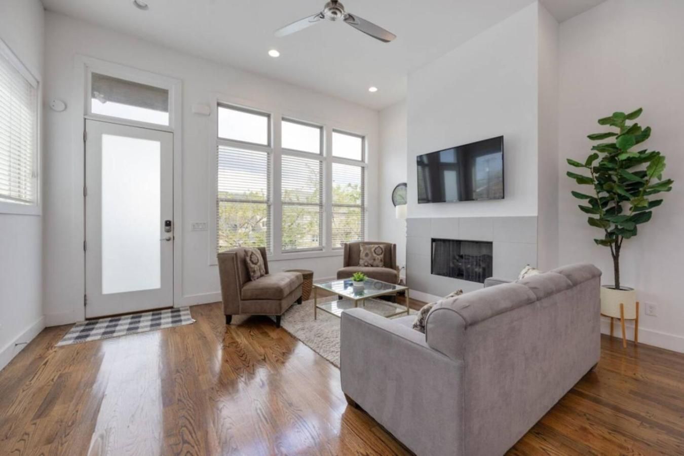 The Ivy 3 Bedroom 2.5 Bath In West End