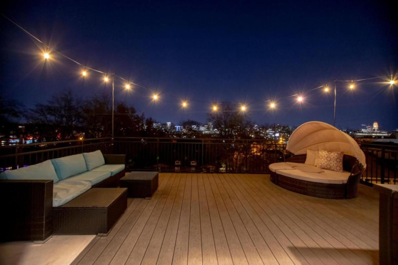 Holiday home Spacious And Modern 2 Rooftops Stage Games And Nashville