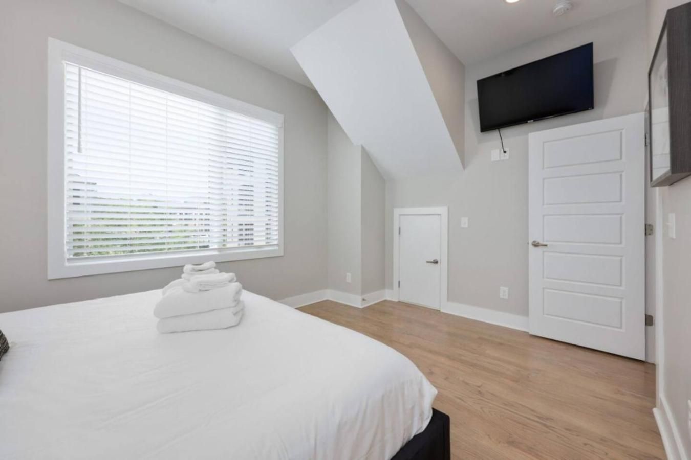 West End Wonder - Rooftop Lounge - Shuffleboard Holiday home