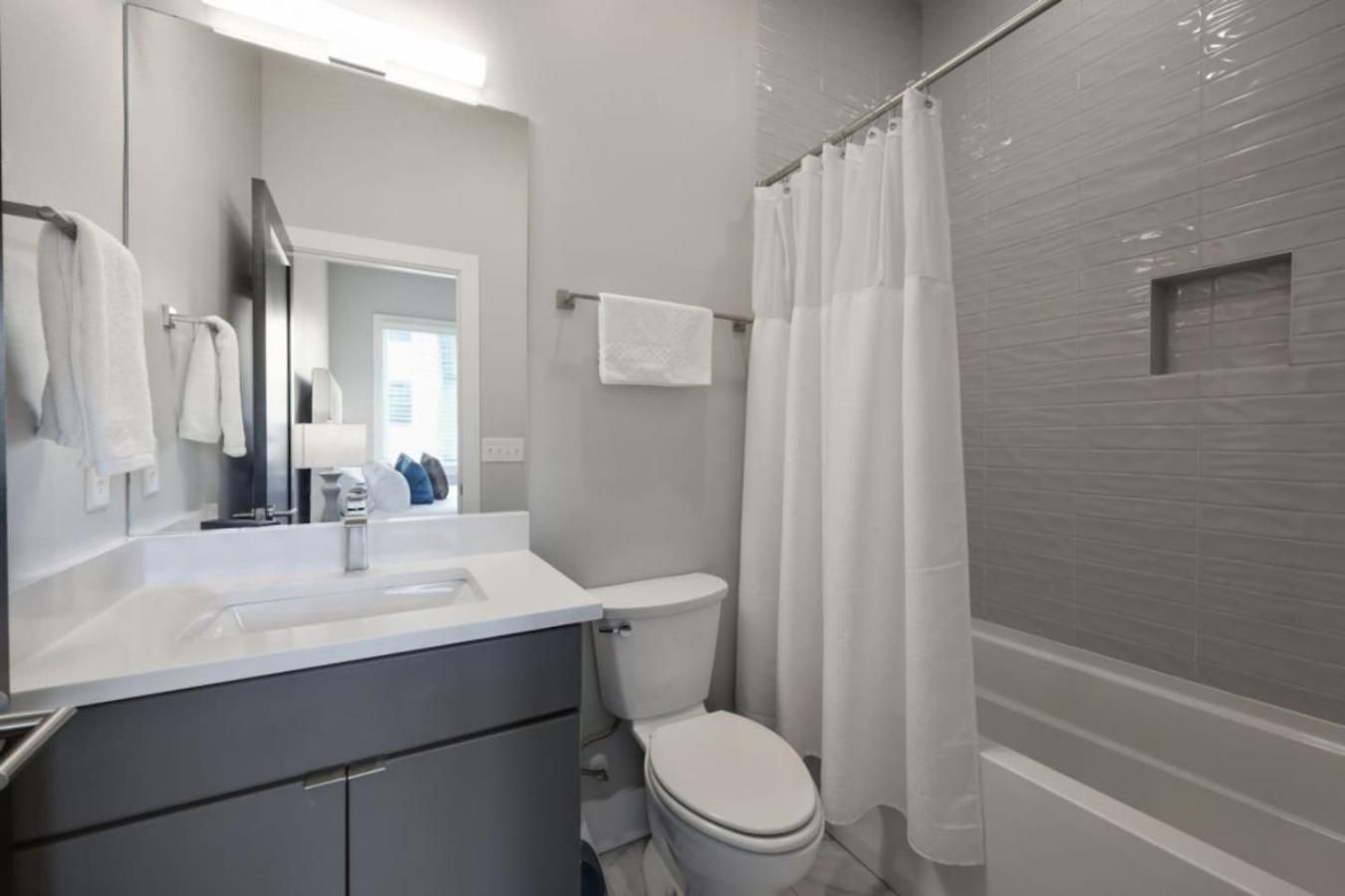 Holiday home Rhythmic Retreat Rooftop Lounge 4 Bedroom 4.5 Bath *