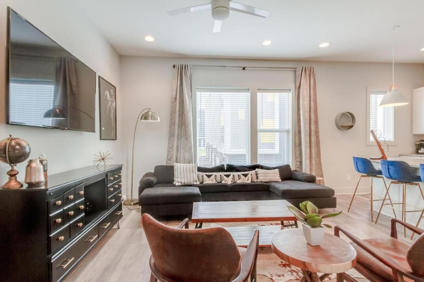 Holiday home Harmony Of Dual Townhomes With 14 Beds *