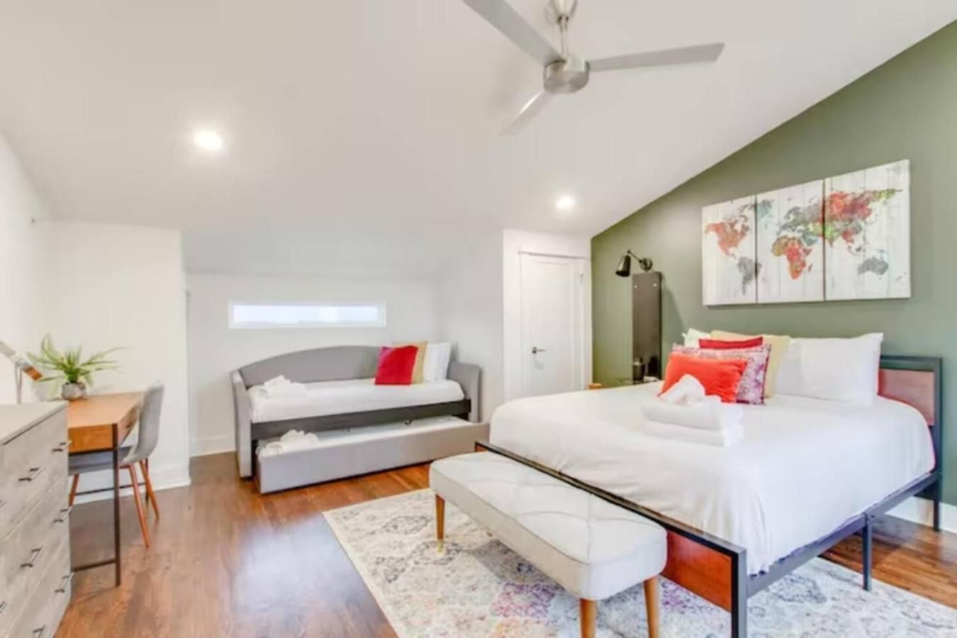 Two Townhomes Rooftop Patios Hillsboro Village Holiday home Nashville
