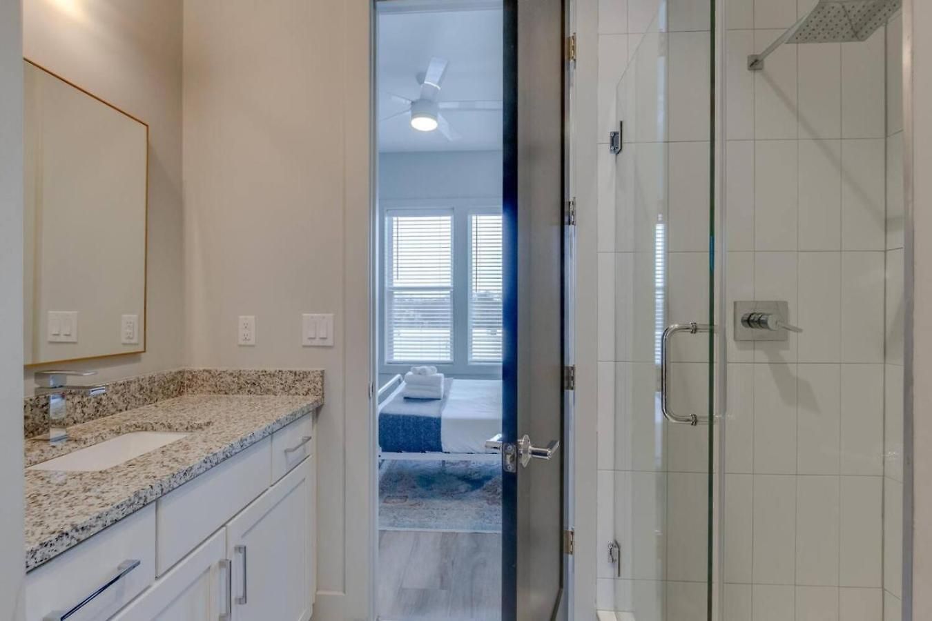 Holiday home Harmony Of Dual Townhomes With 14 Beds