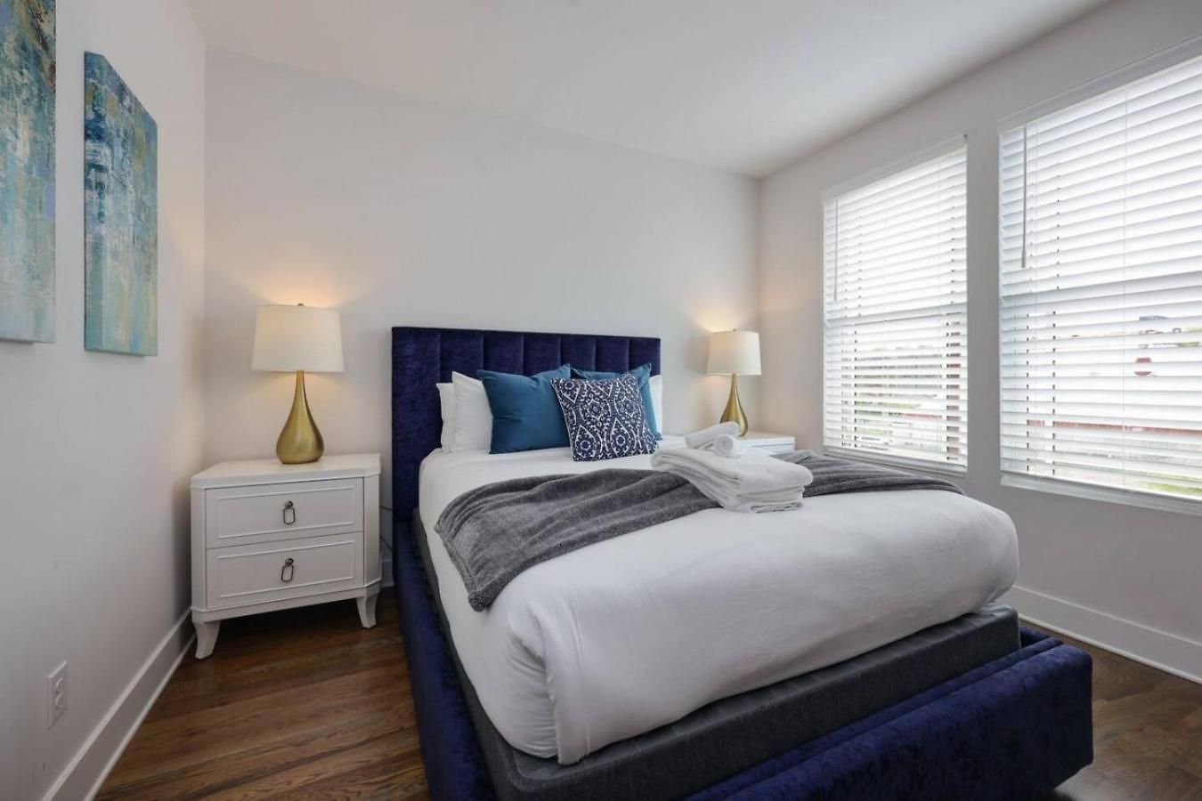 Two Townhomes - Hot Tubs And Rooftop Balconies