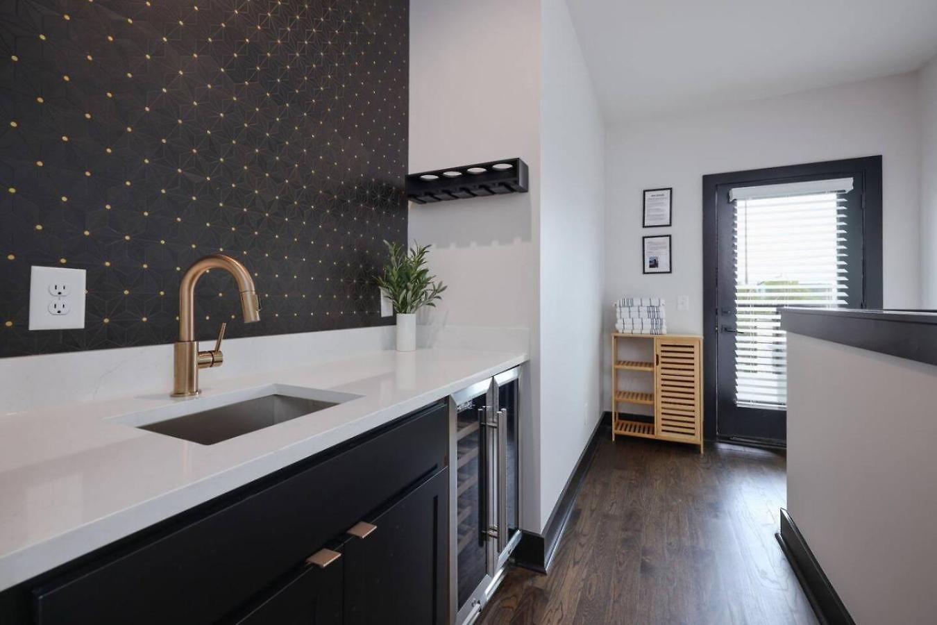 Two Townhomes- Rooftop Lounge- Hot Tub- Views