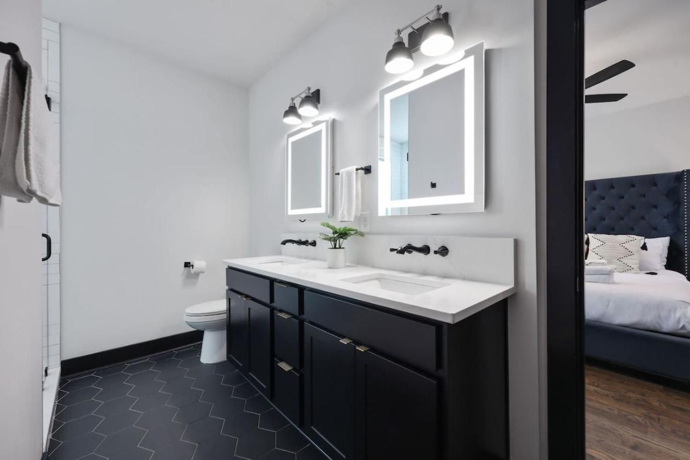 Two Townhomes- Rooftop Lounge- Hot Tub- Views *