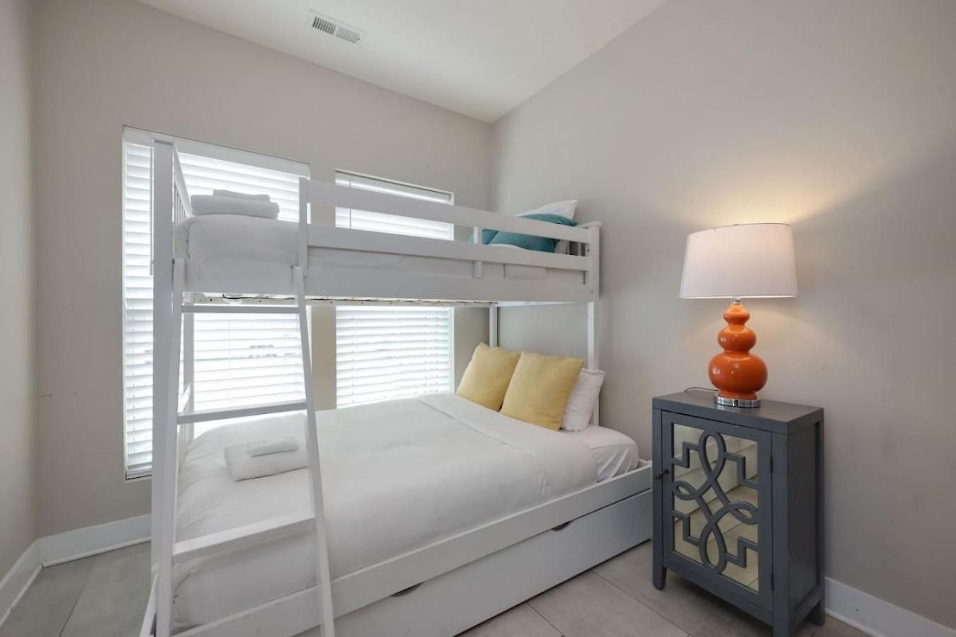 Two Townhomes - Hot Tubs And Rooftop Balconies Holiday home *