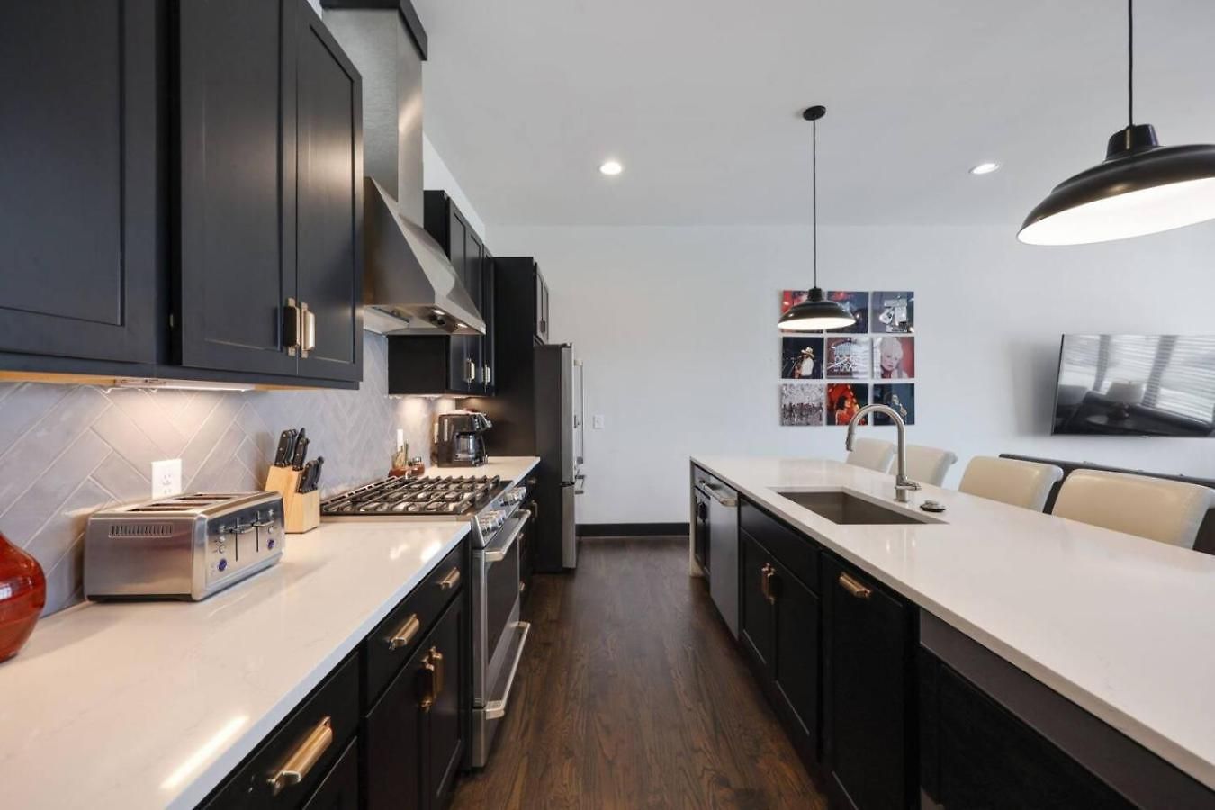 Two Townhomes- Rooftop Lounge- Hot Tub- Views Holiday home Nashville