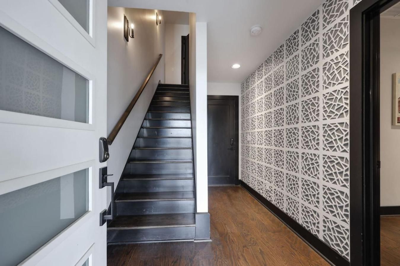 Two Townhomes- Rooftop Lounge- Hot Tub- Views Holiday home