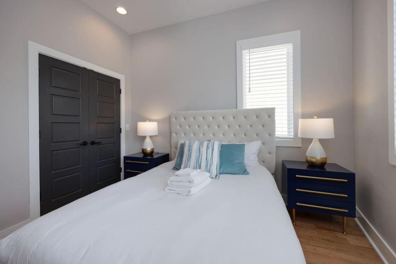 Holiday home Two Townhomes- Rooftop Lounges- Hot Tub- Game *