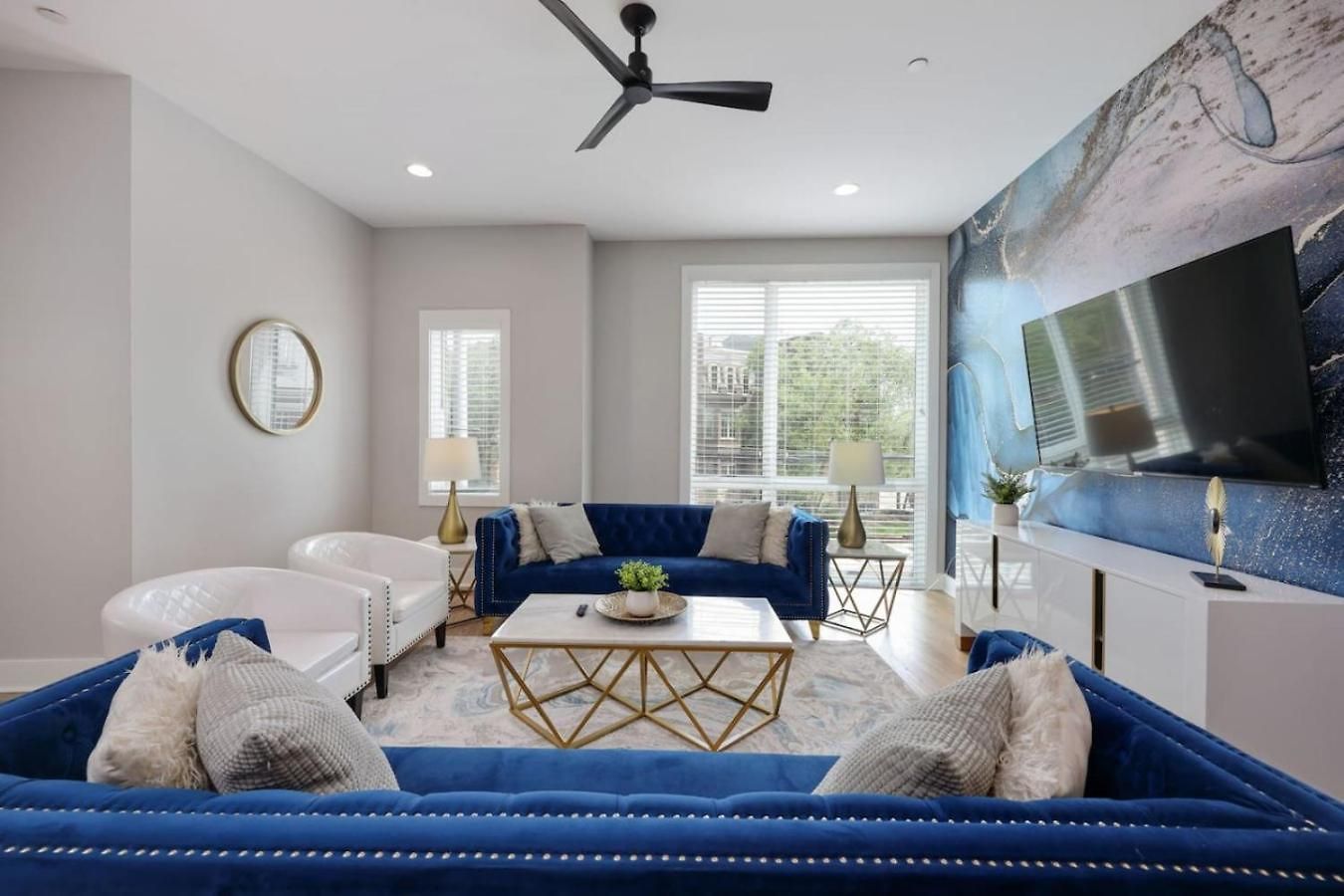Two Townhomes- Rooftop Lounges- Hot Tub- Game Holiday home
