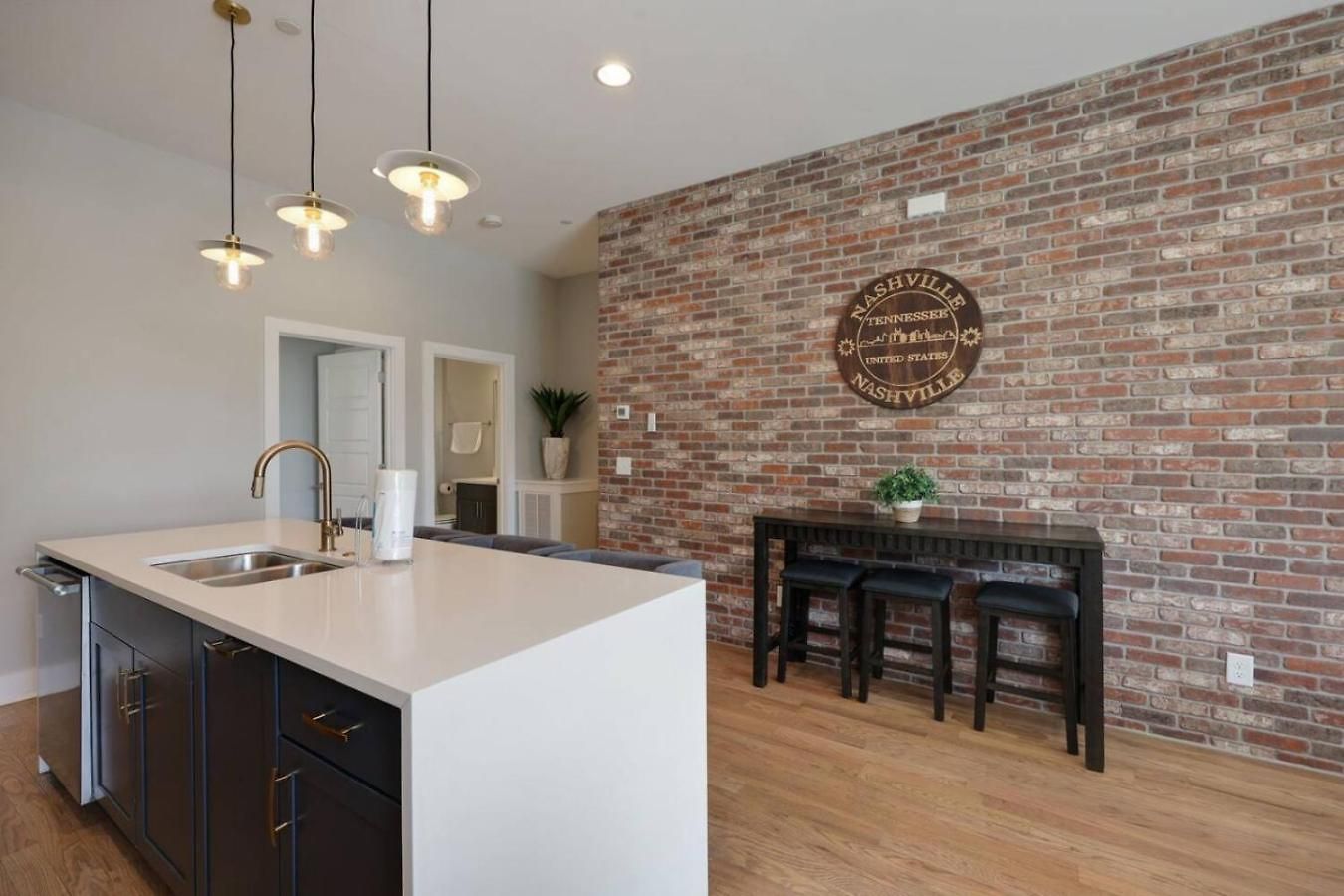 Two Townhomes Rooftop Lounges With Skyline Views * Nashville