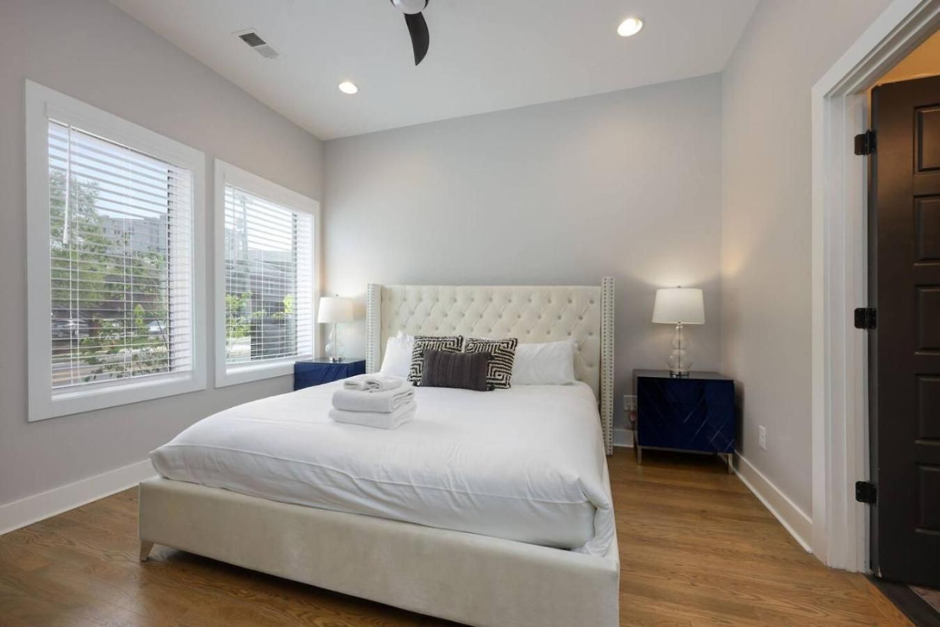 Two Townhomes- Rooftop Lounges- Hot Tub- Game Nashville