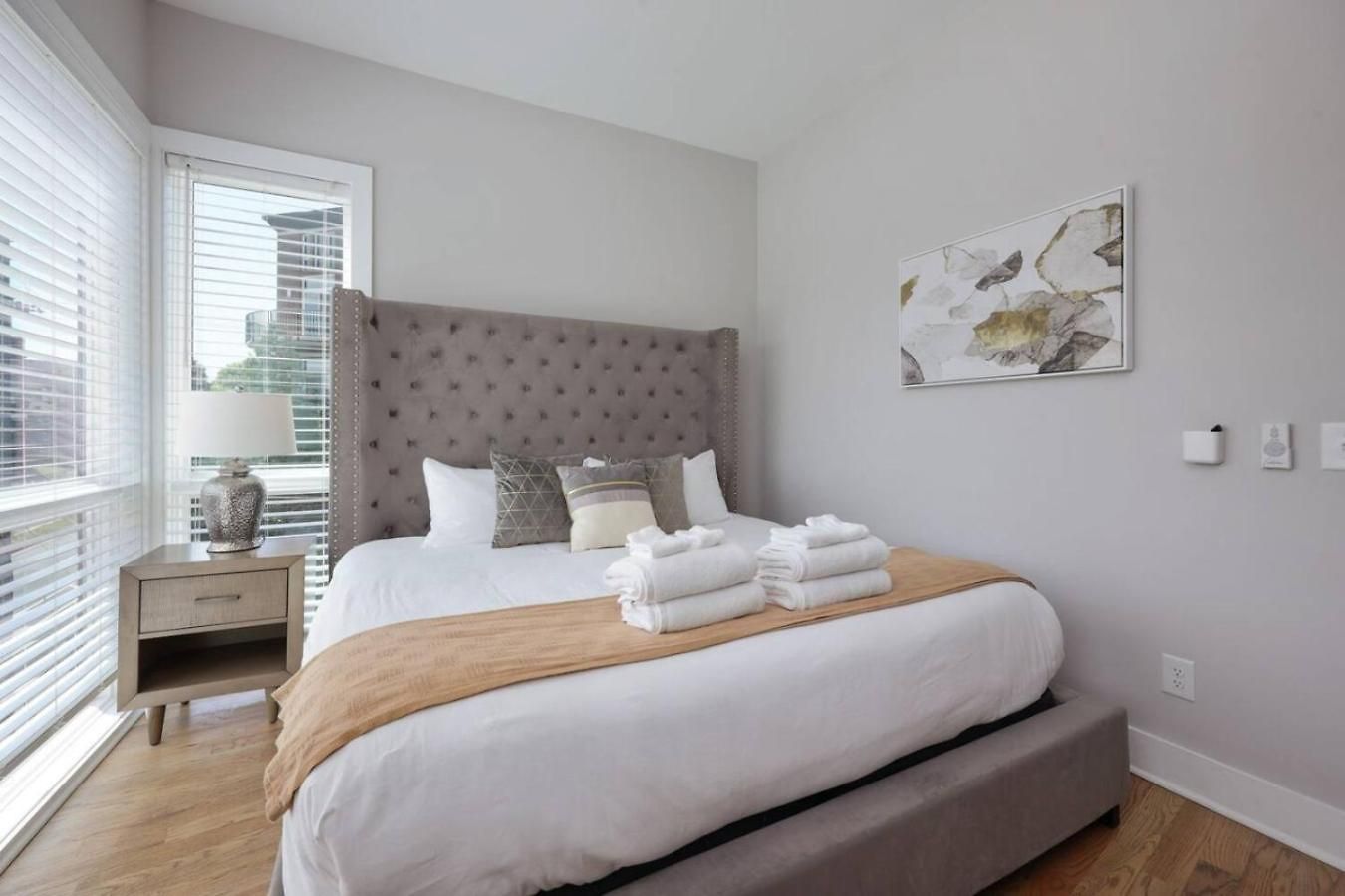 Two Townhomes Rooftop Lounges With Skyline Views * Nashville